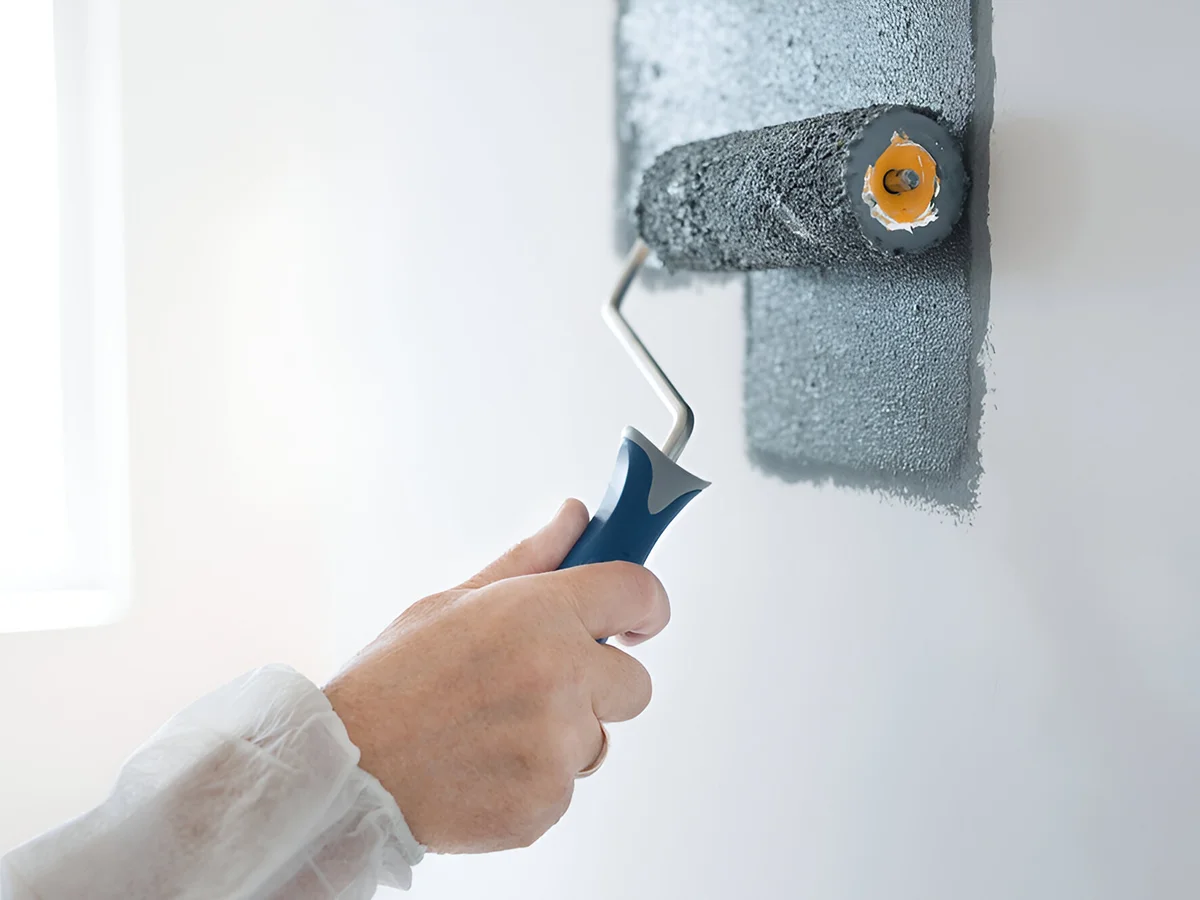 Pose de revêtement mural décoratif pour habiller vos murs avec élégance