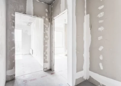 Travaux de rénovation intérieure : peinture, sols et décoration pour un intérieur harmonieux